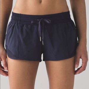 Lululemon Hotty Hot Short 2.5” Sz 6
